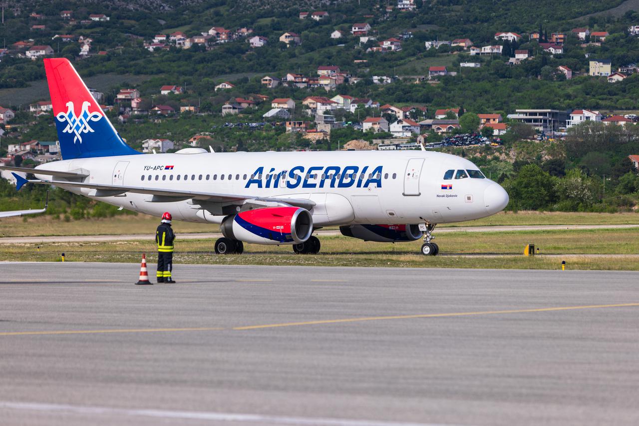 Aleksandar Vučić prvim letom tvrtke Air Serbia stigao iz Beograda u Mostar, nakon više od 30 godina uspostavljenja izravna zrakoplovna linija