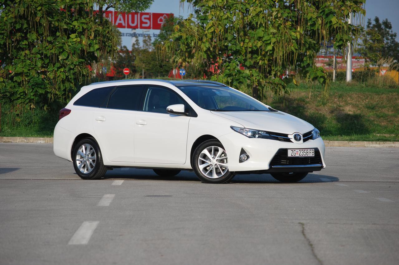 Toyota Auris Touring Sports