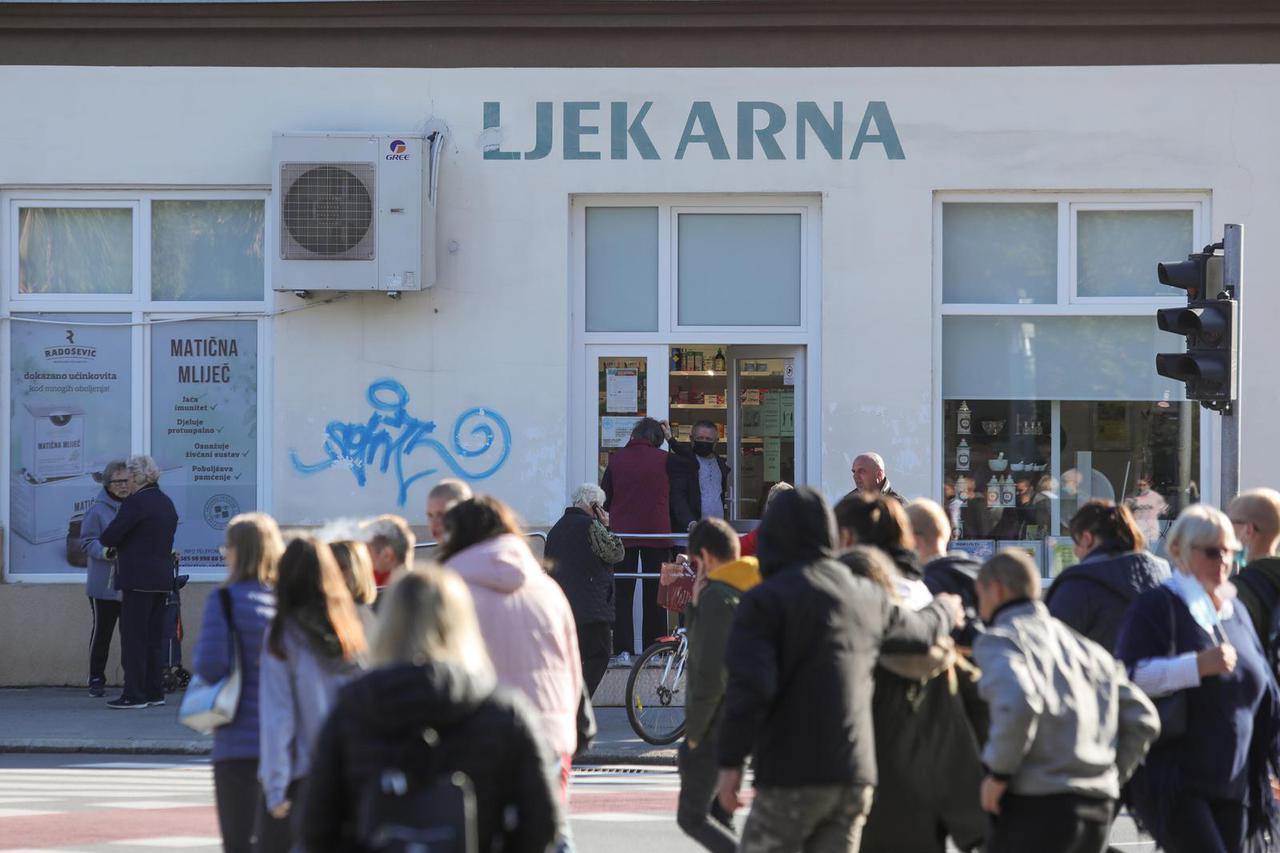 U Osijeku je počelo cijepljenje u ljekarnama 