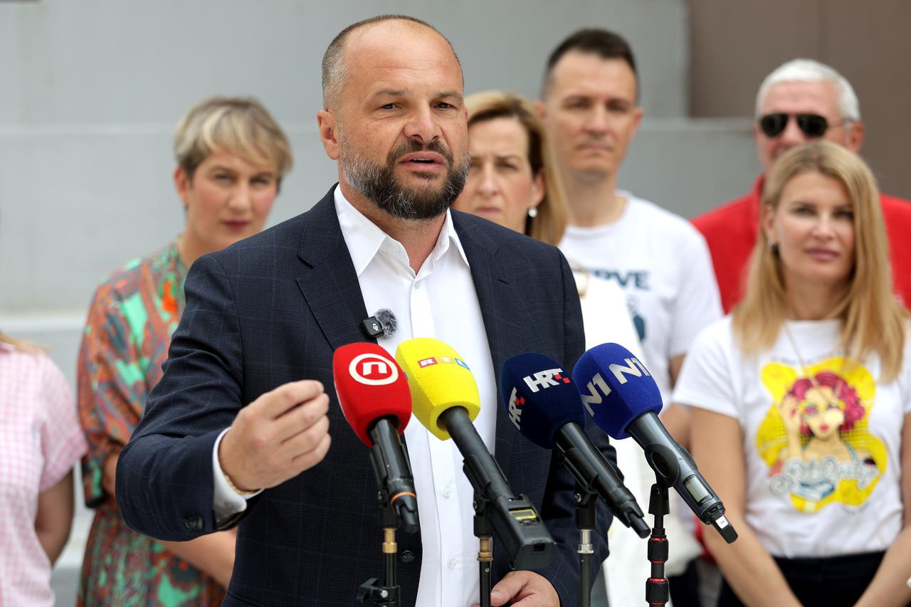 Tuheljske Toplice: Konferencija za medije predsjednika SDP-a Siniše Hajdaša Dončića