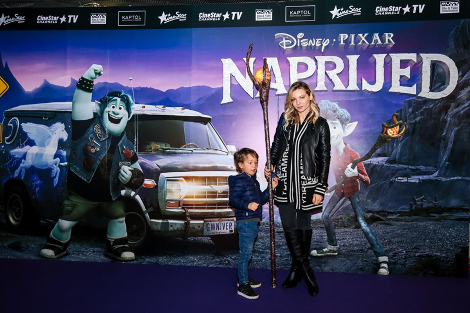 Anja Alavanja Romac nedjelju navečer provela je u društvu svoga sina.