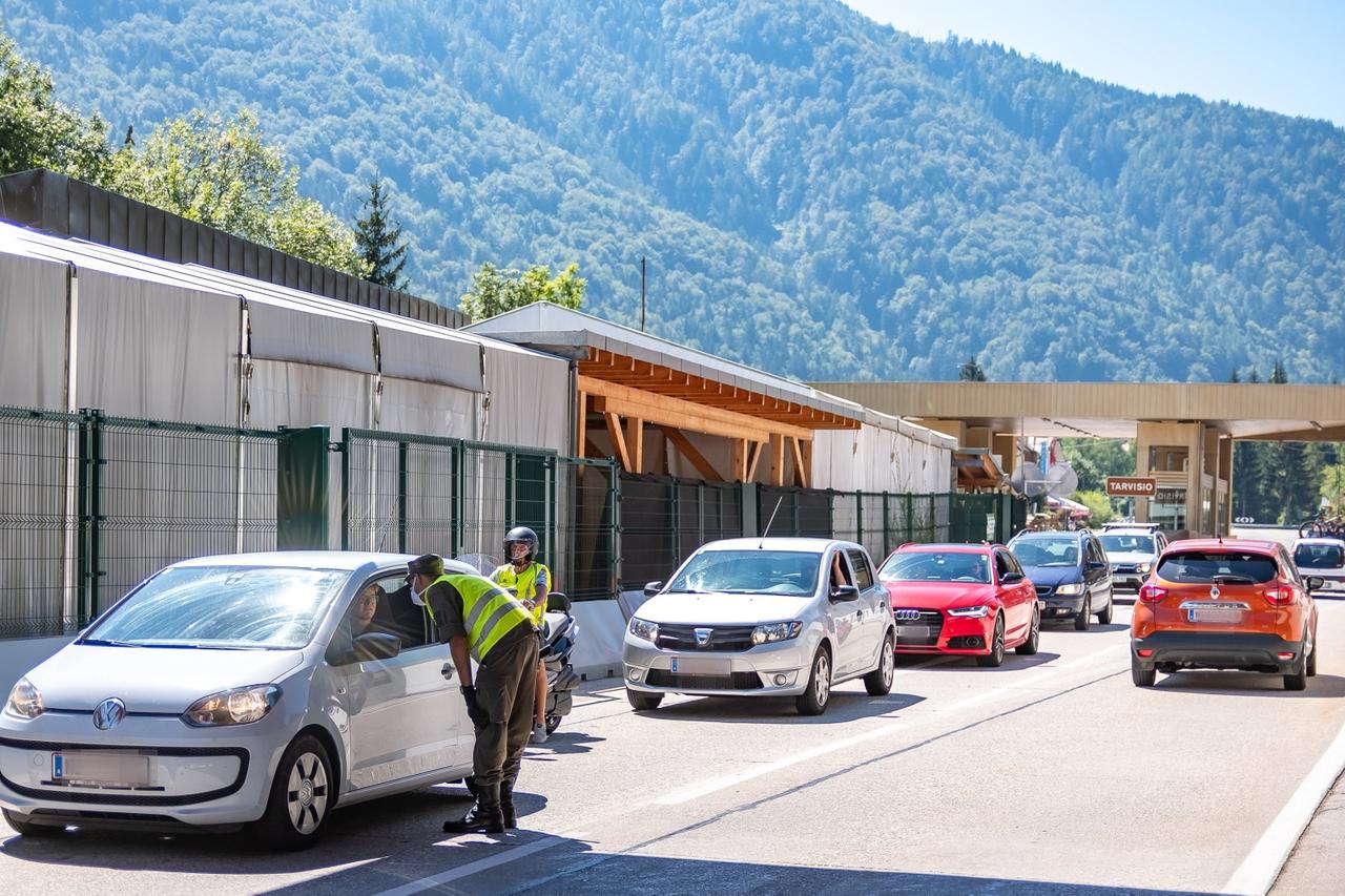 Gužve na austrijskoj granici Thörl Maglern