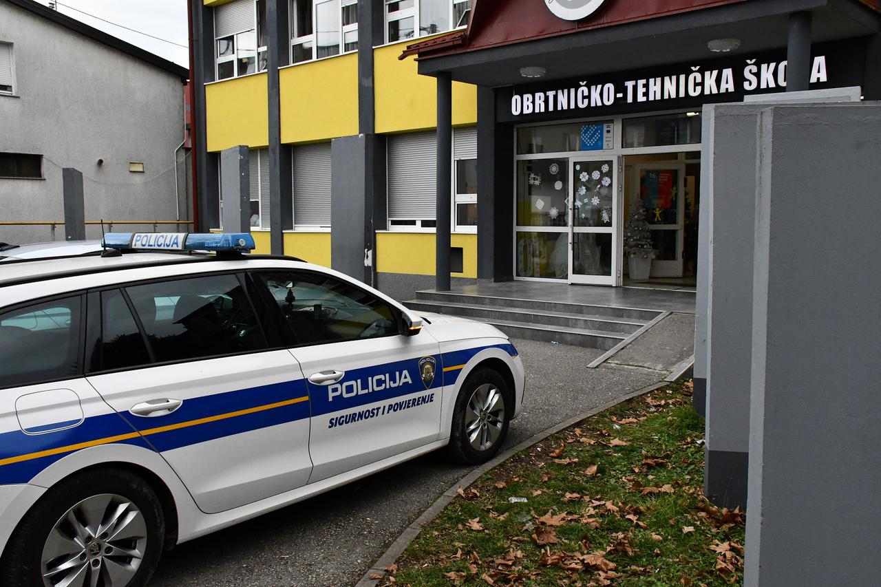 Slavonski Brod: U WC škole netko bacio suzavac, učenici tražili liječničku pomoć