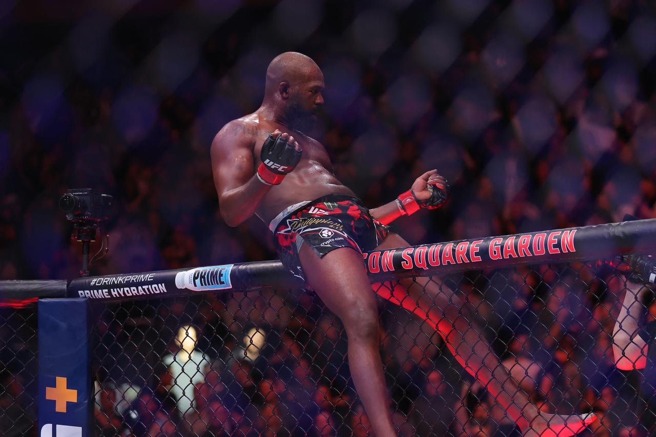 Jones vs Miocic