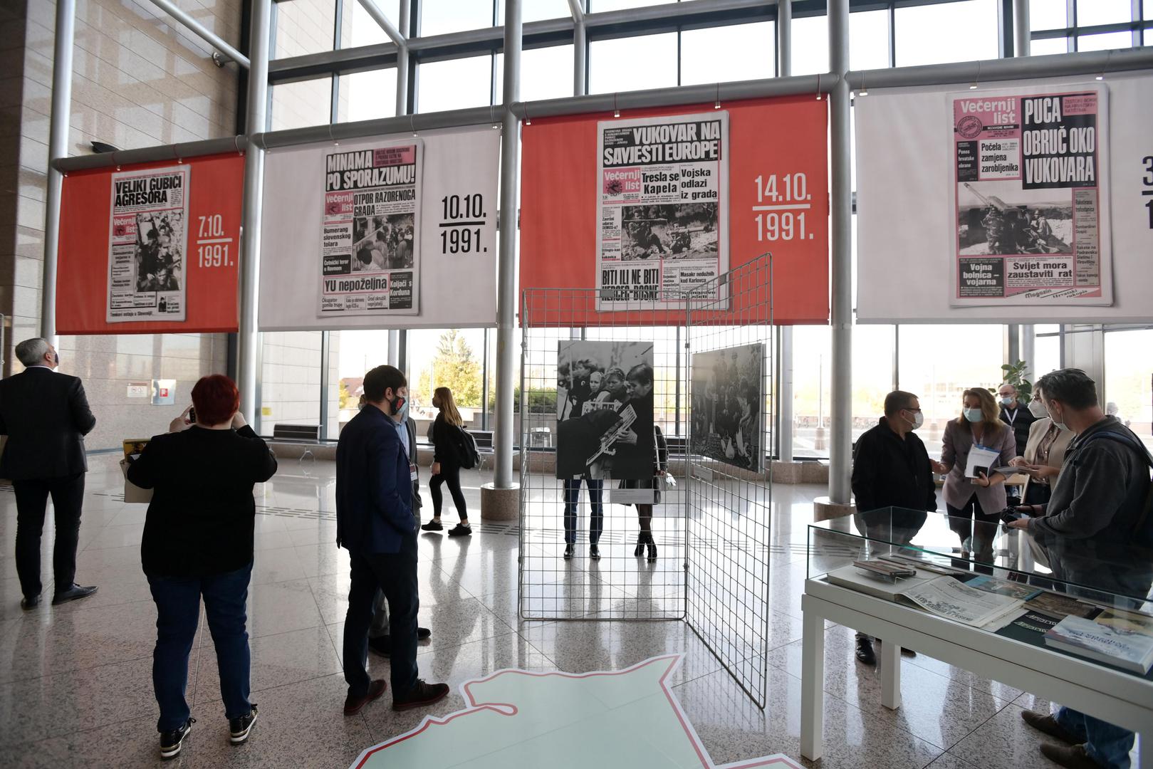 04.11.2021.,Zagreb - U Nacionalnoj i sveucilisnoj knjiznici otvorena je  izlozba "Sloboda se njegovim imenom zove", u povodu 30. obljetnice stradanja Vukovara. NSK izlozbu priredjuje u suradnji s Vecernjim listom, Gradskom knjiznicom Vukovar i udrugom za promicanje kulture povijesti Kliofest.