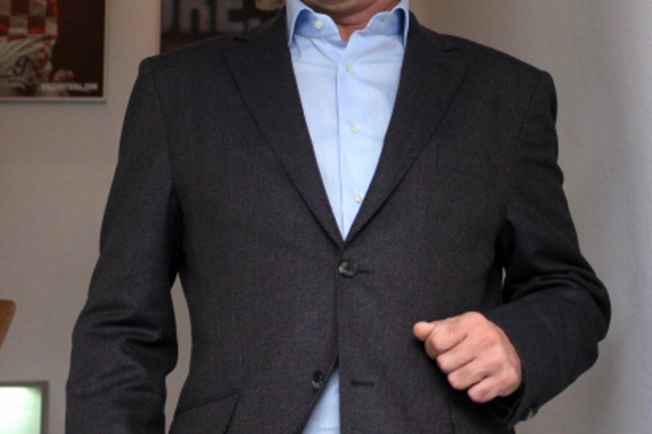 \'30.11.2010.Zagreb, Hrvatska -  Hrvatski nogometni savez, Rusanova.Vlatko Markovic predaje kandidaturu za predsjednika HNS-a pred zagrebackim nogometnim savezom na celu s Zdravkom Mamicem.Photo: Mark