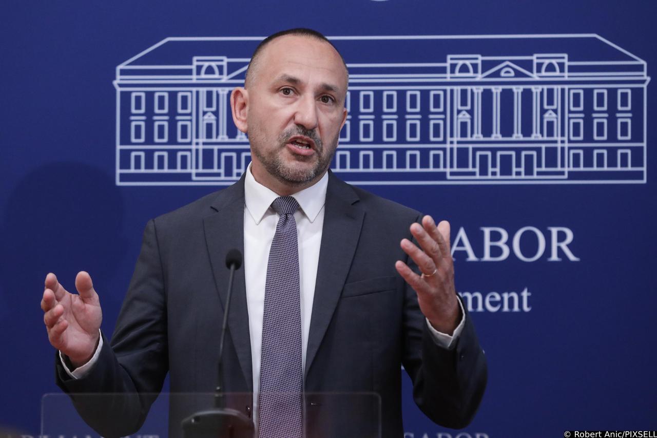 Saborski zastupnik Hrvoje Zekanović obratio se medijima