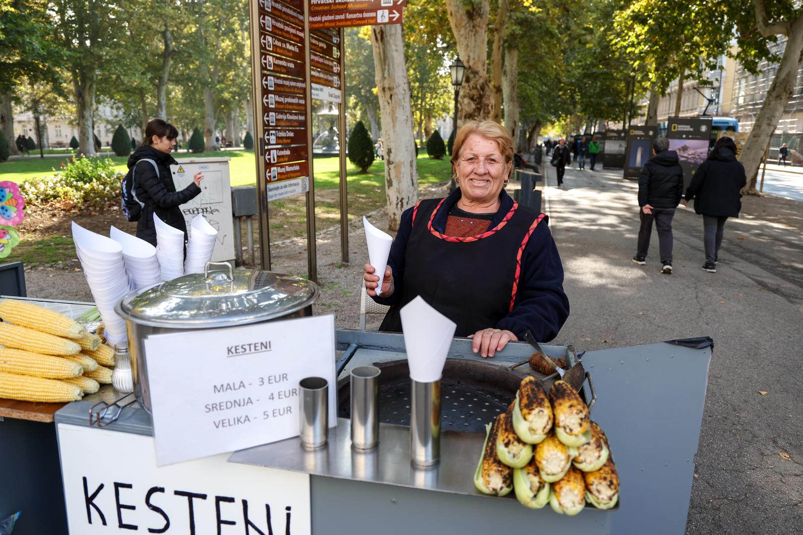 Treća stanica bila nam je Zrinjevac, gdje se pak za tri, četiri ili pet eura, ovisno o veličini mjerice, mogu kupiti domaći, sljemenski kesteni. U srednjoj mjerici dobili smo ih 12, i to manjih nego na prve dvije lokacije. Što se tiče okusa, slatki su i sočni, a prodavačica kaže da dobro prolaze.