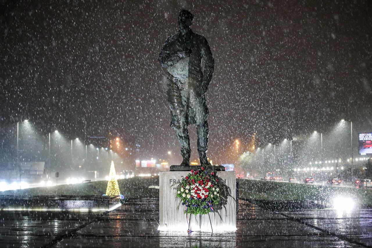 Snijeg zabijelio Zagreb