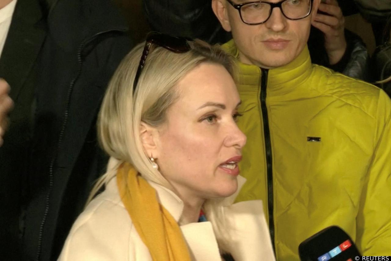 Russian court slaps fine on woman after on-air TV protest