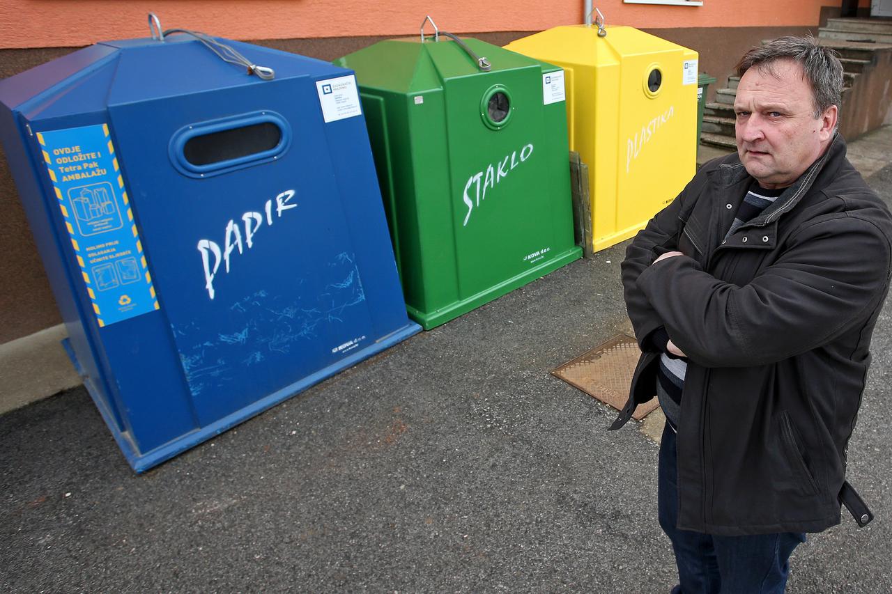 23.02.2015.,  Zagreb - Neselje Horvati prvo su naselje u kojem ce poceti nova naplata odvoza otpada prema volumenu.Stanovnik Horvata Zarko Siranovic. Photo: Igor Kralj/PIXSELL