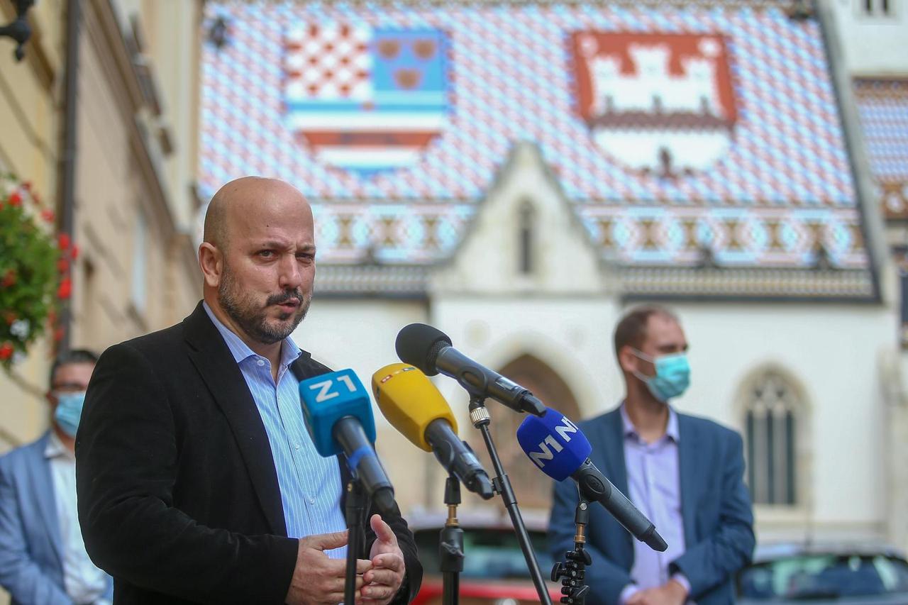 Zagreb: Gordan Maras održao konferenciju  ispred Gradske skupštine