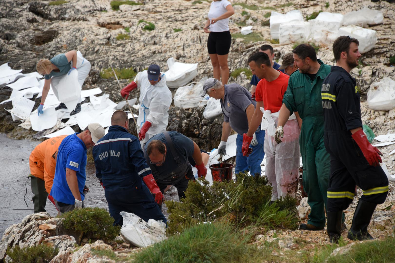 Voditelj Županijskog operativnog centra i županijski vatrogasni zapovjednik Dino Kozlevac rekao je da stanje nije alarmantno.