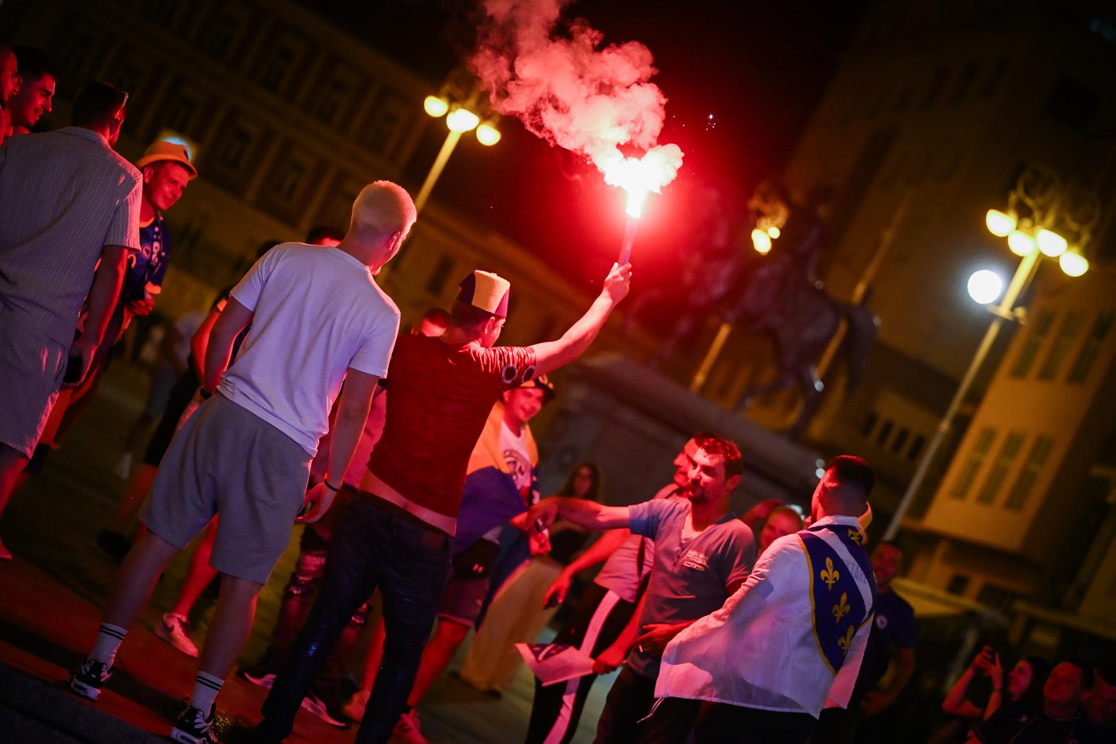 Katar se vratio u utakmicu u 42. minuti pogotkom Hasana Al Haydosa nakon asistencije Edmilsona Juniora, čime je rezultat na poluvremenu ostao otvoren – 2:1.
