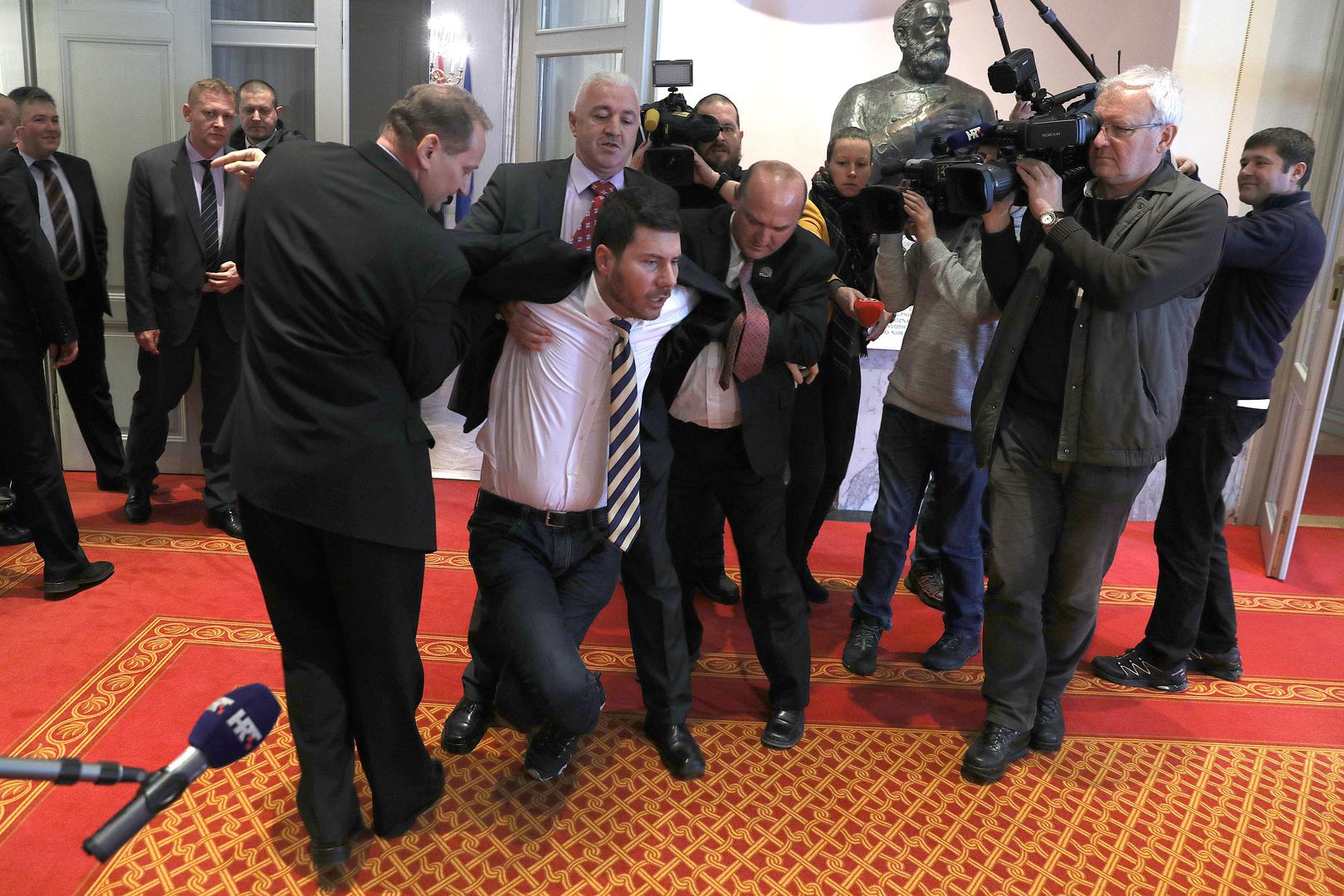 Ivana Pernara izbacili iz Sabora