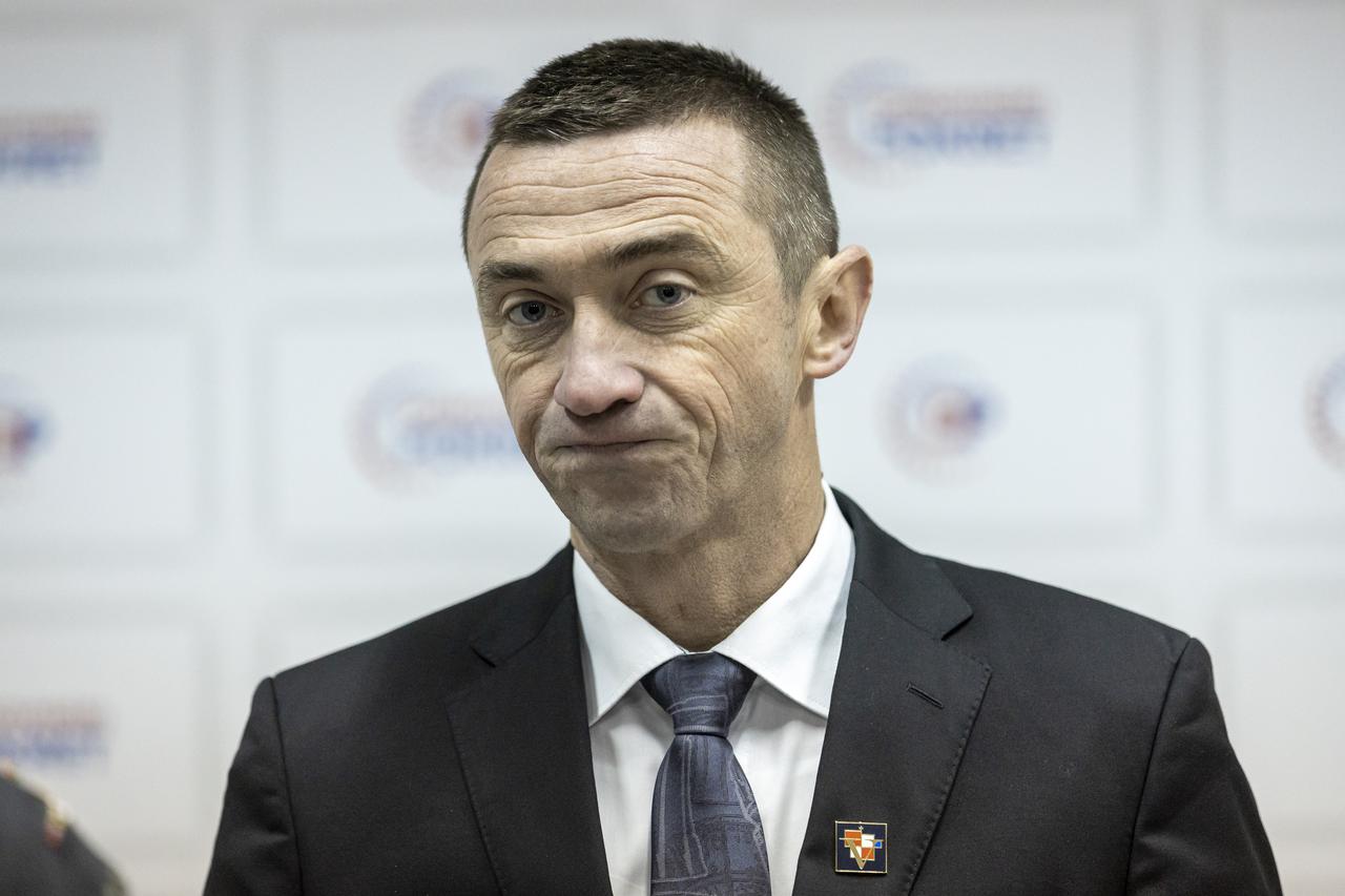 Vukovar: Konferencija za medije gradonačelnika Ivana Penave na temu smijenjenog ministra Josipa Dabre