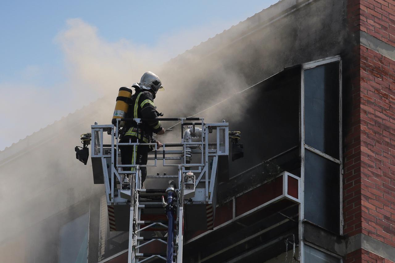 Zagreb: U požaru izgorio stan na Ferenščici