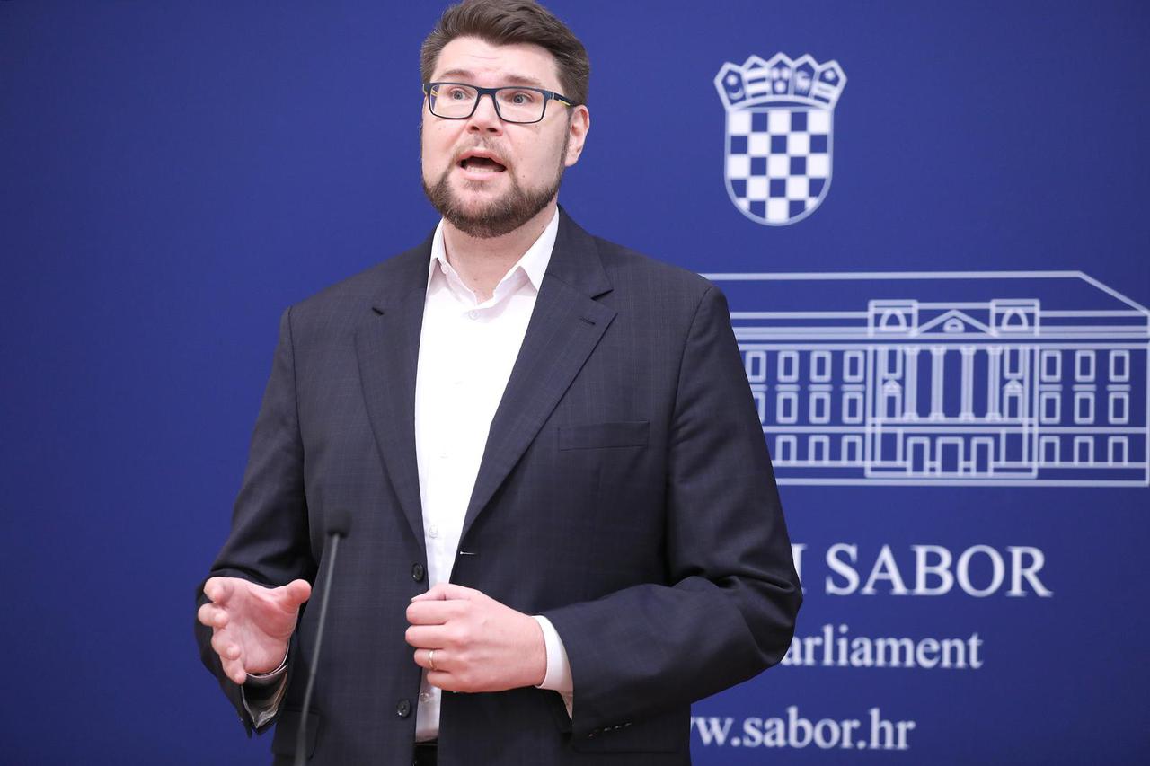 Zagreb: Peđa Grbin i Mirela Ahmetović govorili o inicijativi za promjenu Ustava