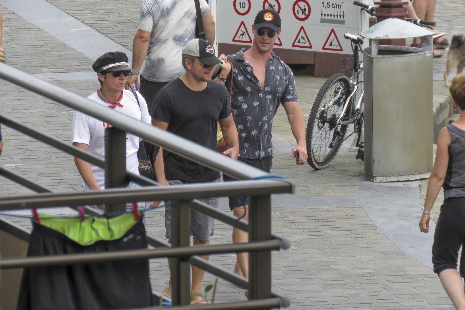 Zvijezde Hollywooda Matt Damon i Chris Hemsworth dobri su prijatelji, a dok je Matt Damon nekoliko mjeseci živio u Australiji, bili su i susjedi četiri mjeseca. 