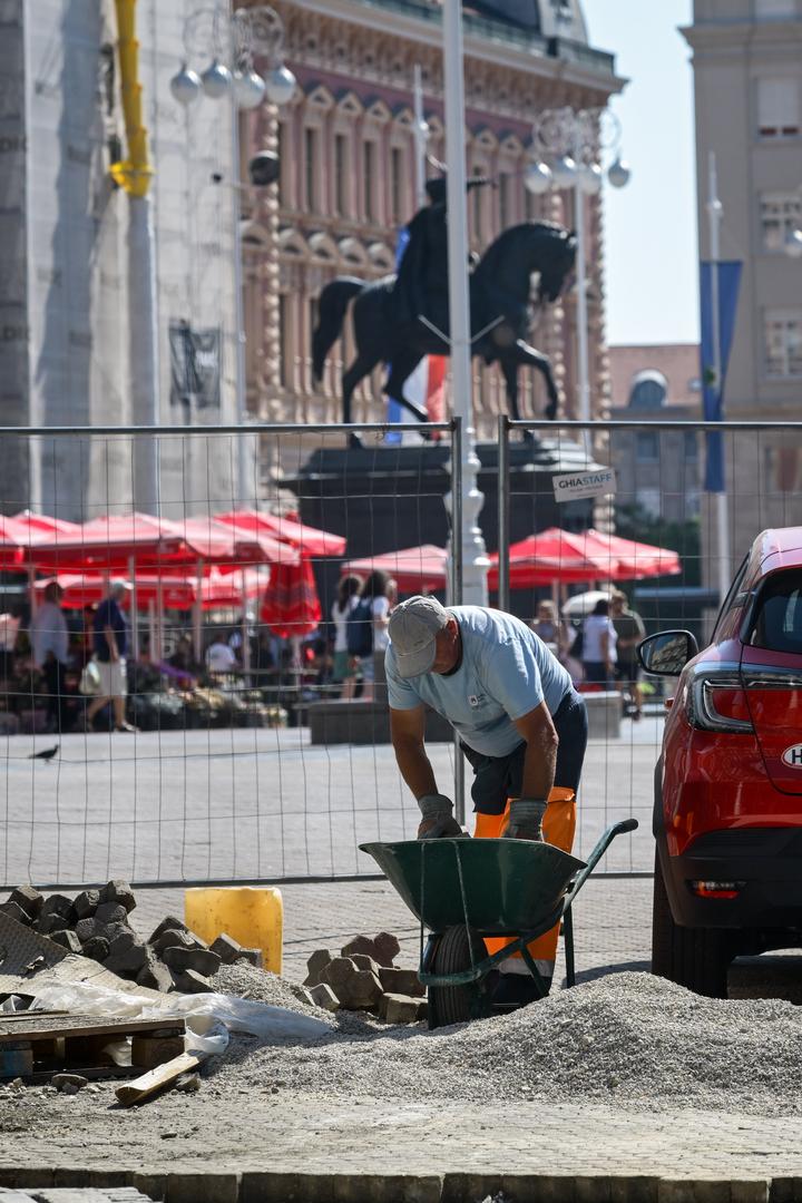 Danima se, podsjetimo, raspravljalo je li lokacija na samo nekoliko metara od Trga bana Jelačića primjerena za postavljanje podzemnih spremnika, a Zagrepčani su se podijelili u dva tabora. 