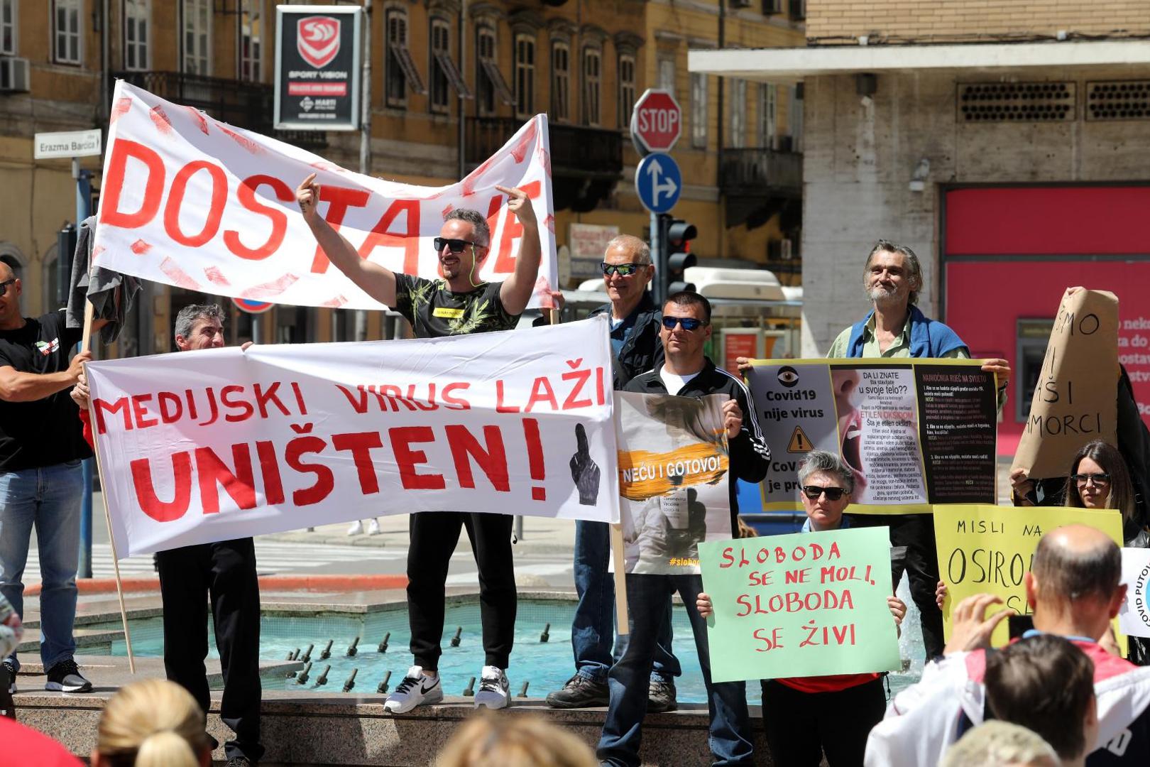 15.05.2021., Rijeka - Prosvjedni mars Svjetski prosvjed za slobodu, odrzan je na Korzu, uz prosvjedne poruke protiv Covid-19 zavjere, cijepljenja i medija. 
Photo: Goran Kovacic/PIXSELL
