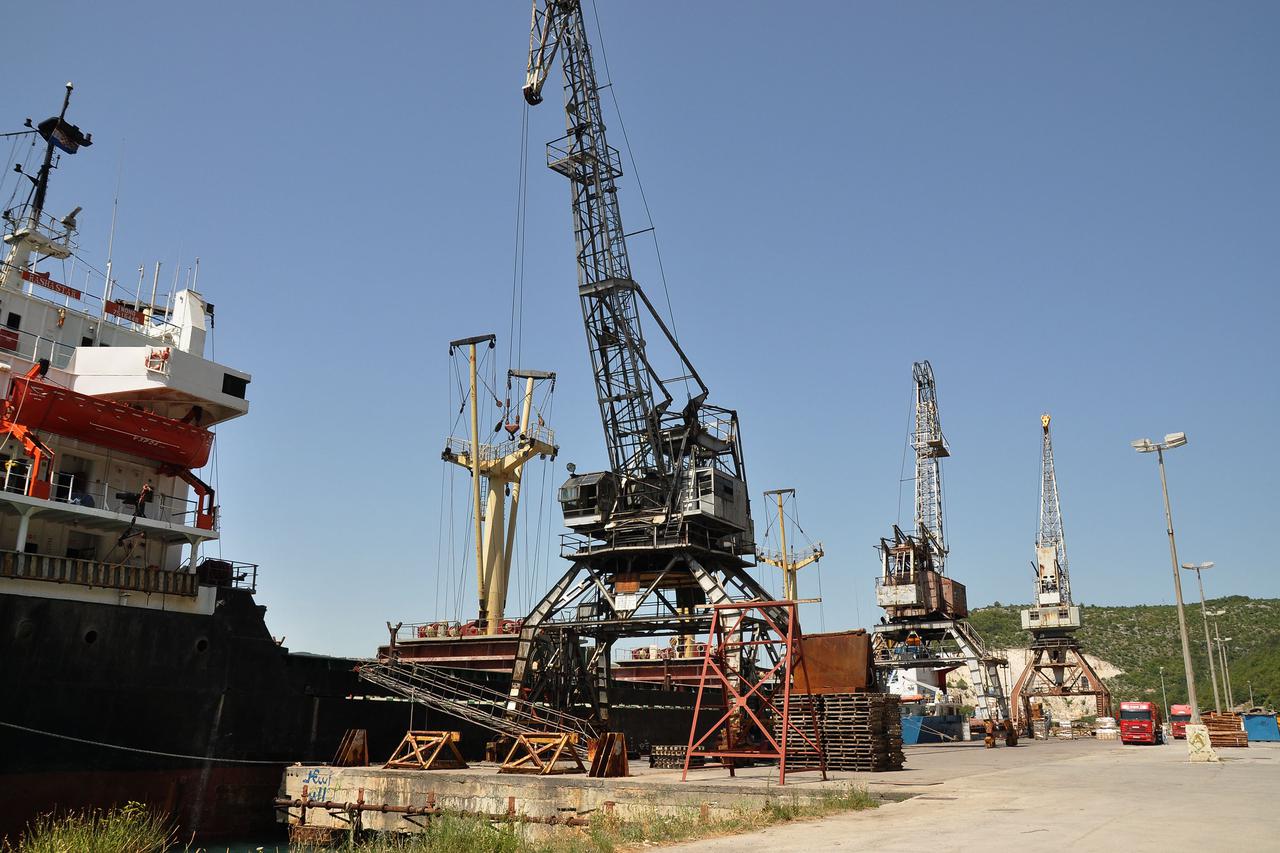 08.08.2012., Raski zaljev - Luka Brsica, luka za utovar drvne gradje i stoke.  Photo: Dusko Marusic/PIXSELL