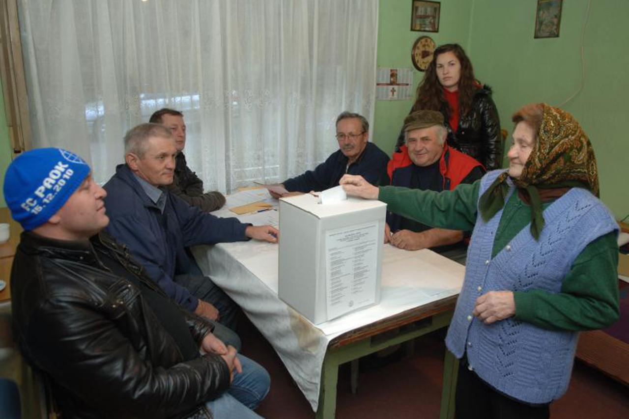 Glasanje bake Kate u Mihaljevcima