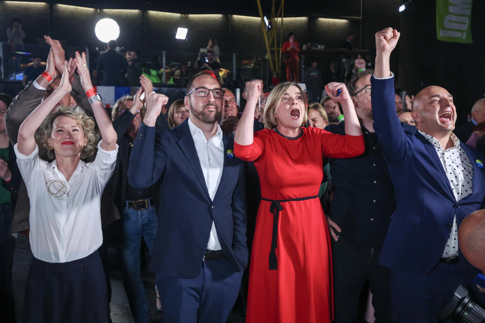 Najveselije su prve izlazne ankete prema kojima osvajaju 11 mandata bilo u stožeru Možemo