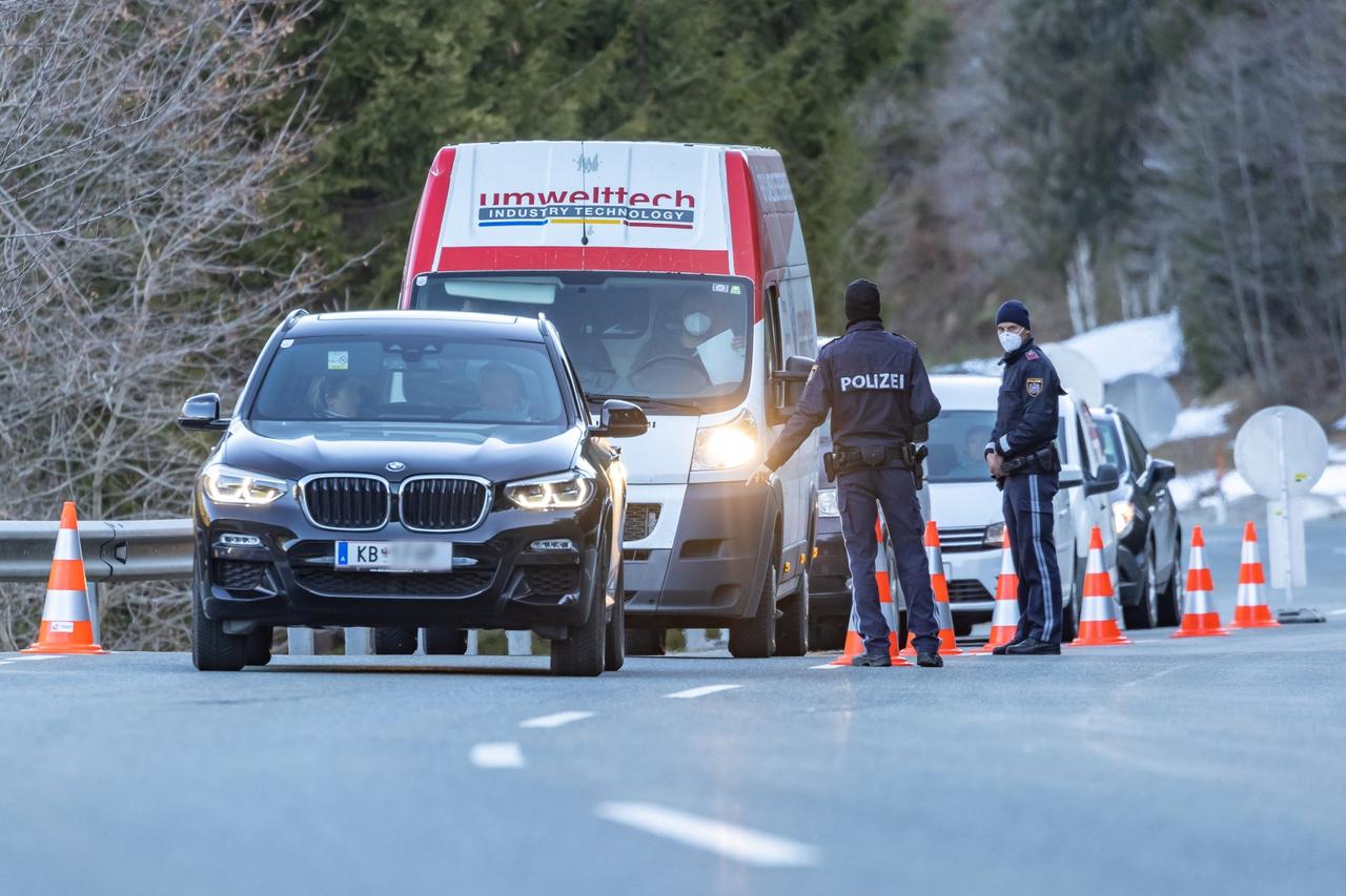 AUT, Coronavirus Pandemie, Ausreisetest Tirol