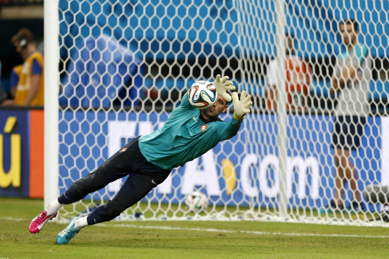 Vratar Dinama Eduardo