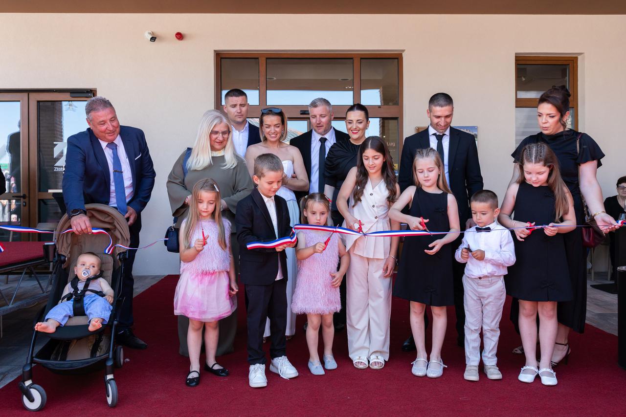 Difuzni hotel Zlatni Lug
