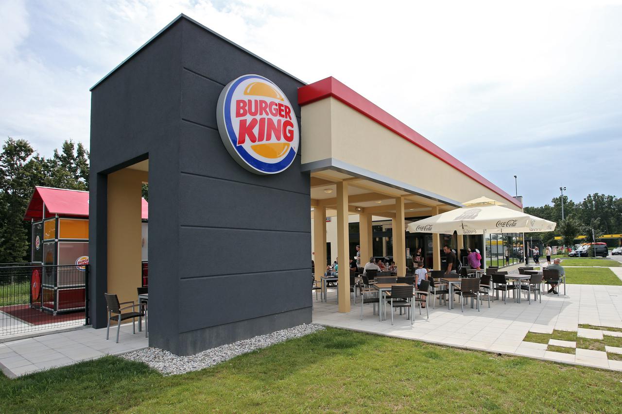 29.07.2014., Zagreb - Prvi restoran lanca Burger King u Hrvatskoj otvoren je na odmoristu Draganic jug, na autoputu Zagreb - Karlovac.  Photo: Jurica Galoic/PIXSELL