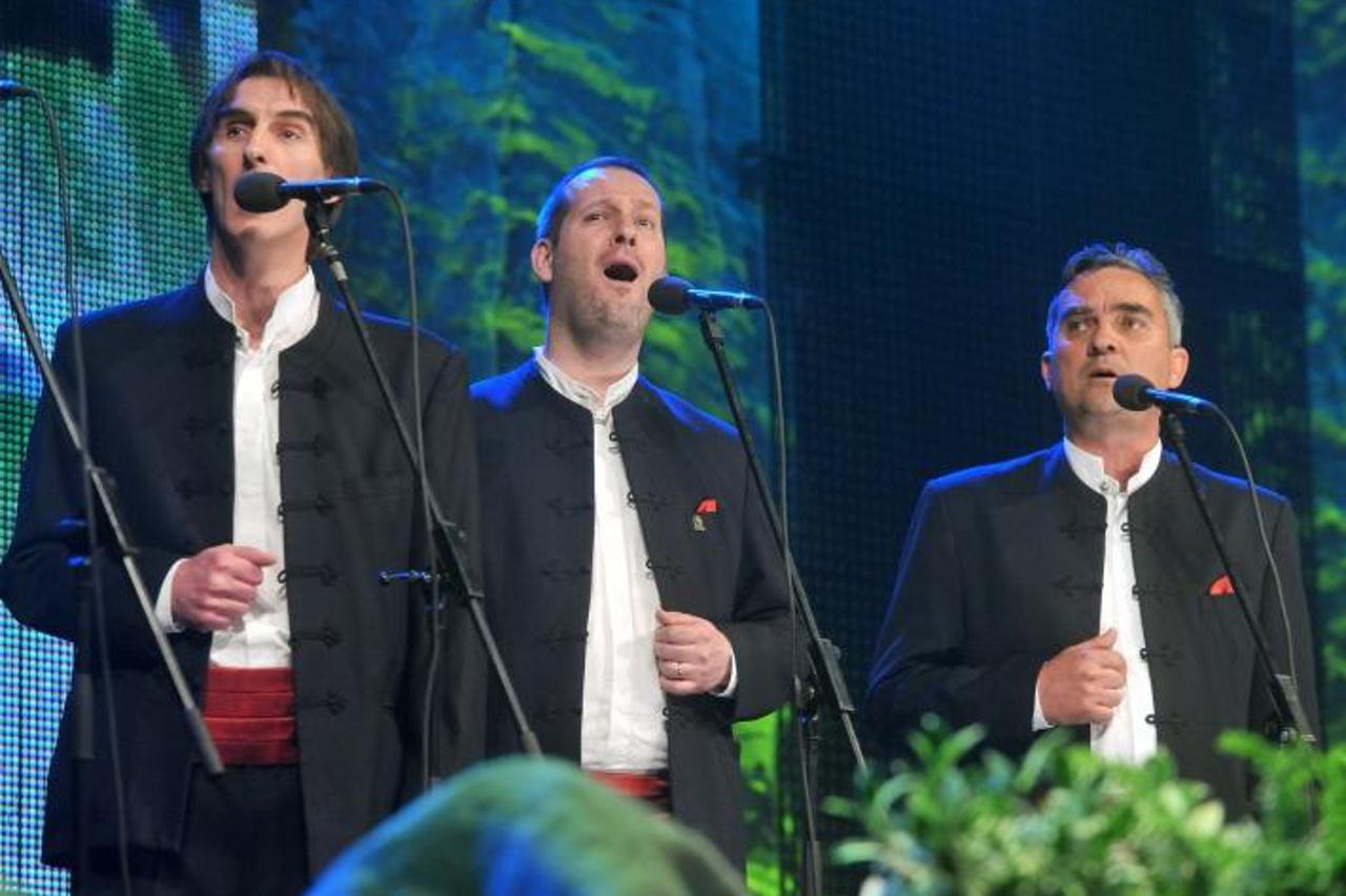 '25.03.2011., Zagreb - U Hypo centru klapa Cambi odrzala je koncert i tako proslavila 25 godina rada. Photo:Marko Lukunic/PIXSELL'