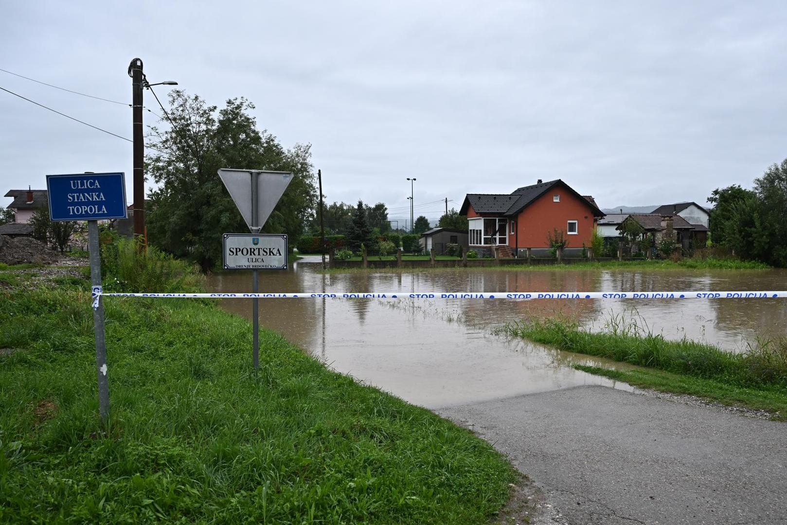 05.08.2023., Drenje Brdovecko - Ugrozene kuce u Drenju Brdoveckom Photo: Davor Puklavec/PIXSELL