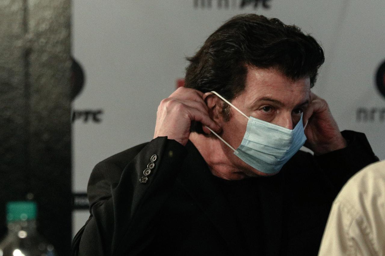 Promotion of the 13th studio album of the group Bajaga and Instructors "This world is changing" held at the RTS Club.

Promocija 13. studijskog albuma grupe Bajaga i Instruktori "Ovaj svet se menja" odrzana u RTS Klubu