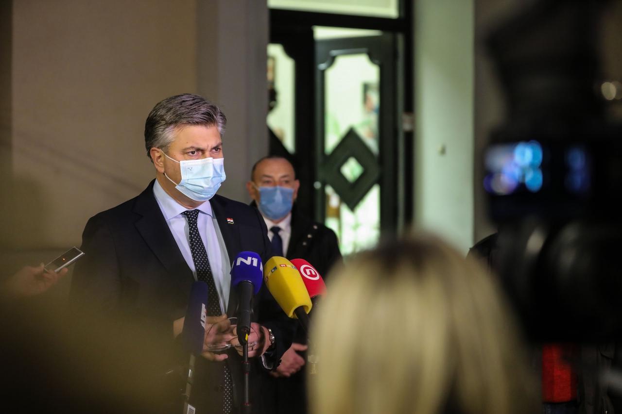 Zagreb: Andrej Plenković obratio se medijima nakon sastanka Predsjedništva HDZ-a