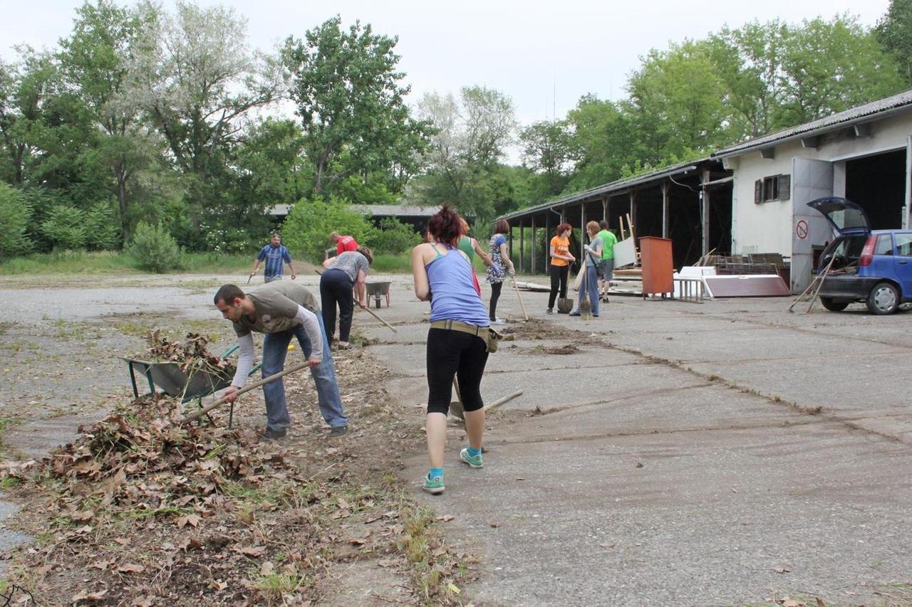 Volonteri i spašavanjeS