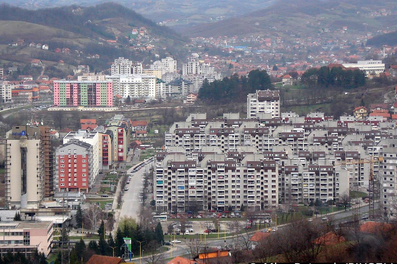 Tuzla: Panorama grada Tuzle