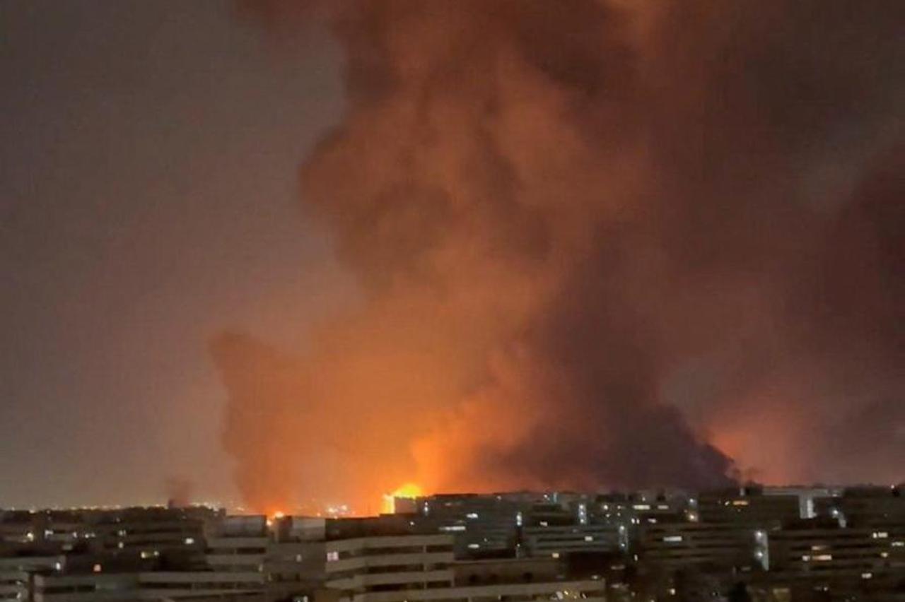 Heavy fire and smoke in the direction of Tehran's Mehrabad Airport