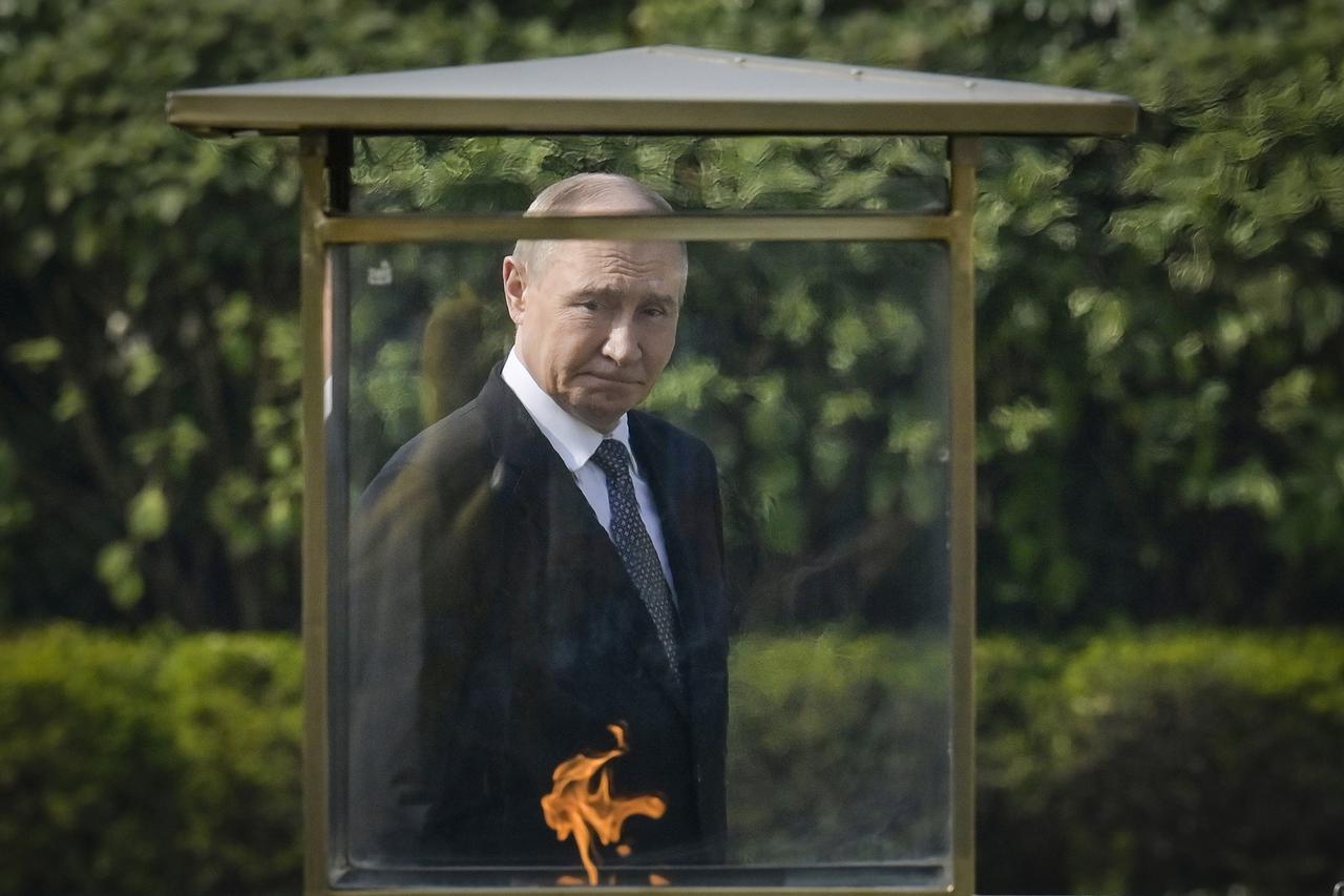 Russian President Vladimir Putin Pays Homage To Mahatma Gandhi At Rajghat