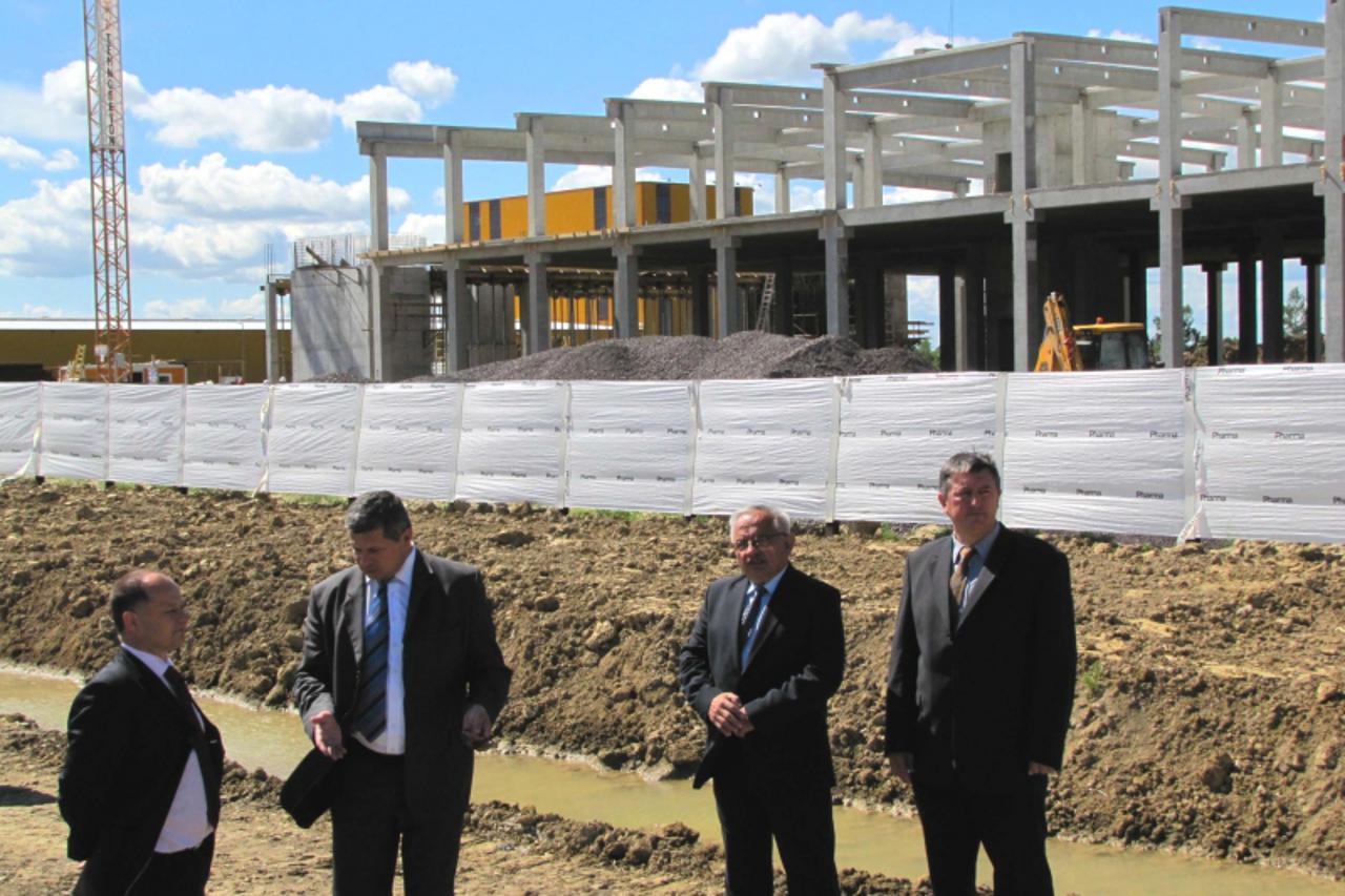 '                               '