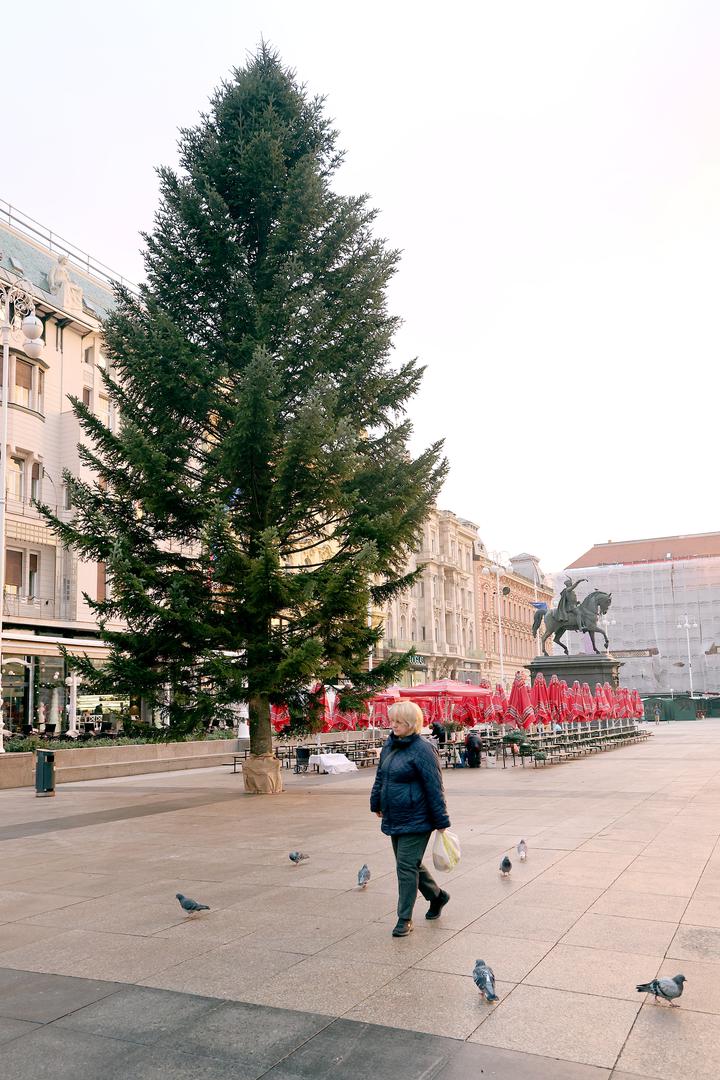 Advent u Zagrebu započinje, a trajat će do 7. siječnja 2026. godine. Uoči službenog otvorenja planirano je tzv. "zagrijavanje", kada će se od 26. do 28. studenoga održavati pripremne aktivnosti i manji programi na pojedinim lokacijama grada.