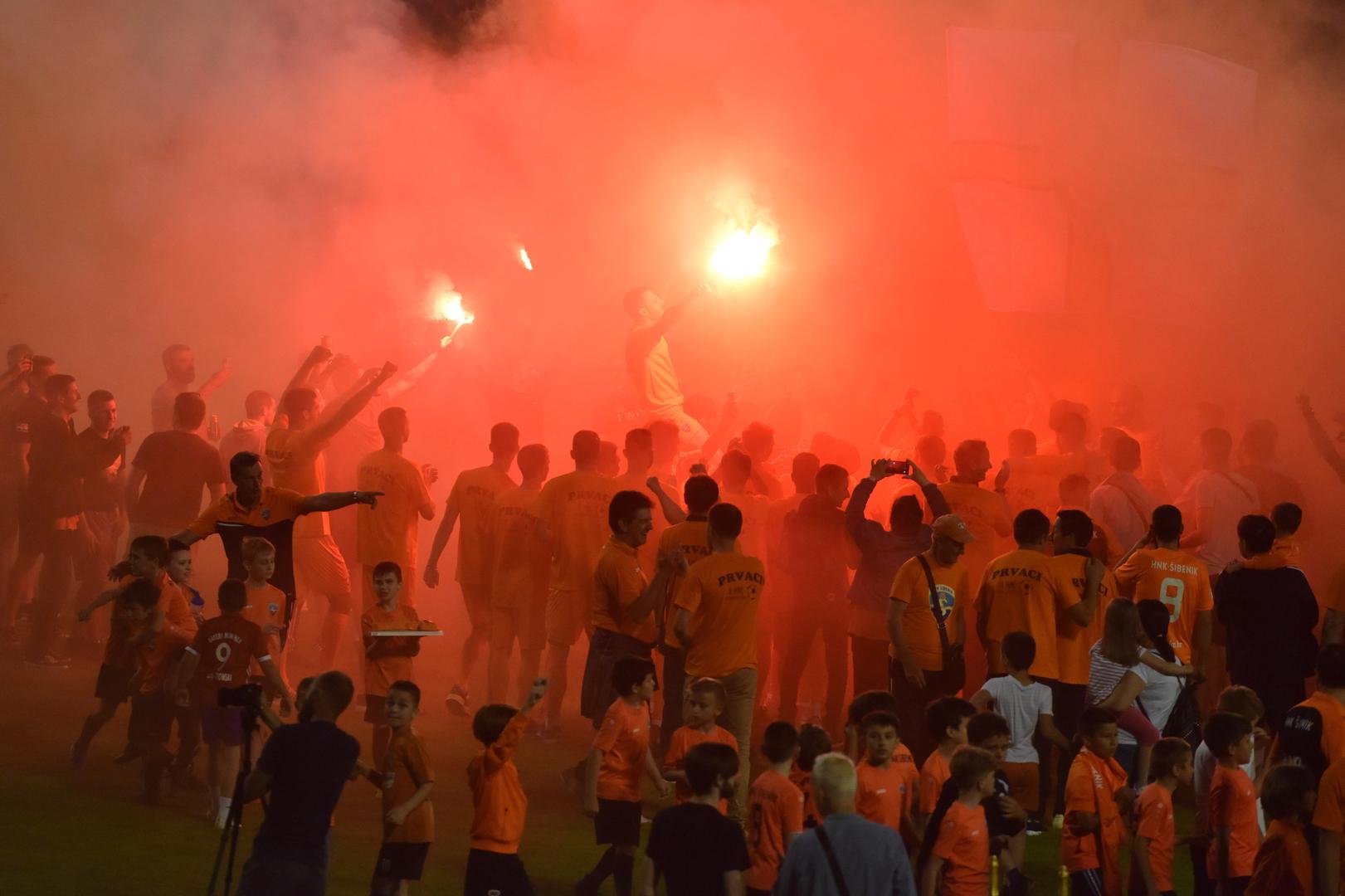 Nogometaši Šibenika i navijač na spektakularan su način proslavili ulazak u Prvu ligu