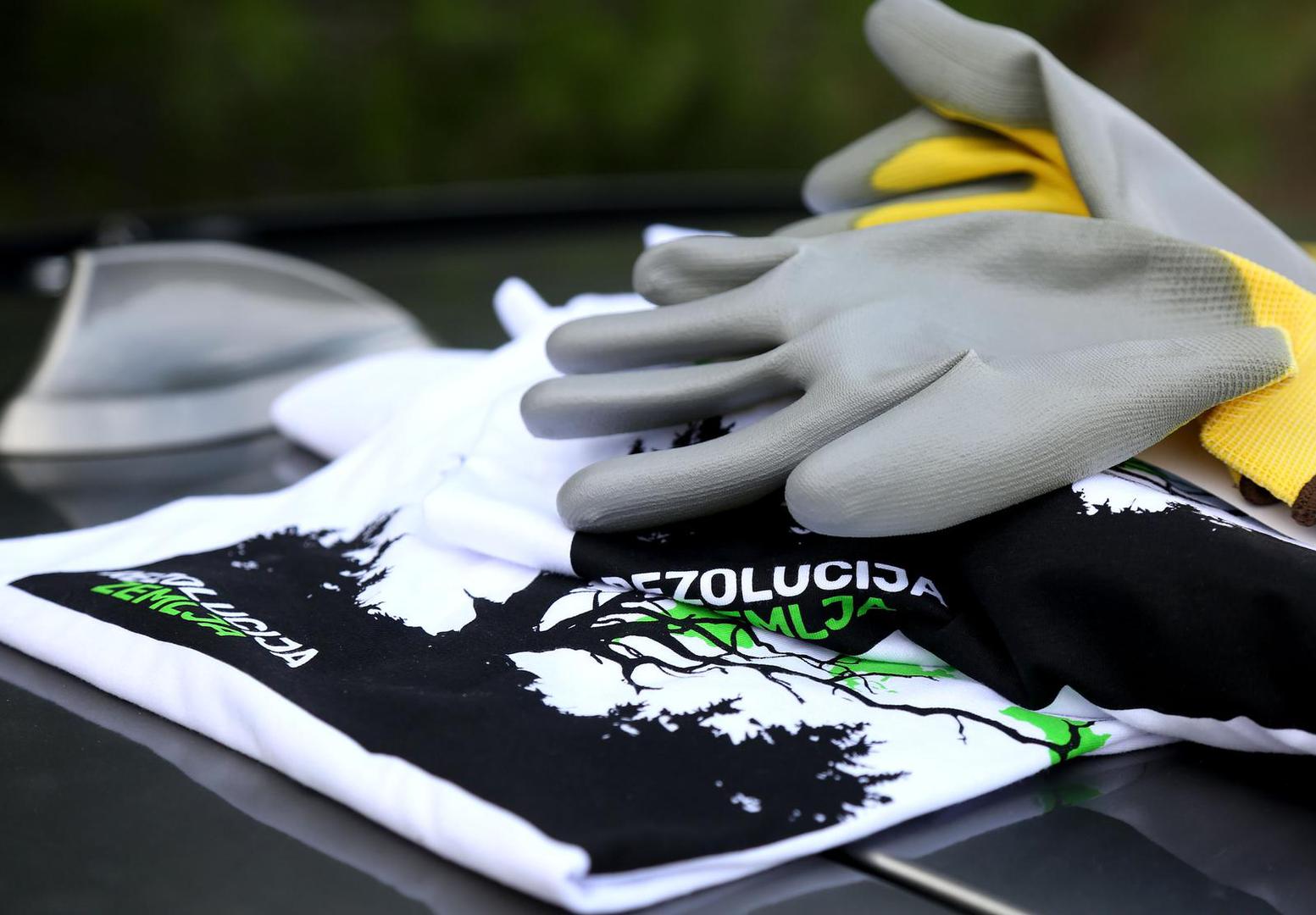 01.10.2022., Sibenik - U uvali Dumboka LAG ‘More 249’ pridruzuje se velikom ekoloskom projektu Rezolucija Zemlja koju je pokrenuo Vecernji list. Projekt ima za cilj podizanje svijesti o zastiti i ocuvanju okolisa te poticanje svakog pojedinca na aktivan angazman i svjesno sudjelovanje u zastiti okolisa.
  Photo: Dusko Jaramaz/PIXSELL