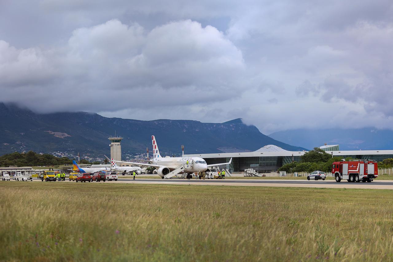 Split: Avion Croatia Airlinesa izletio sa staze