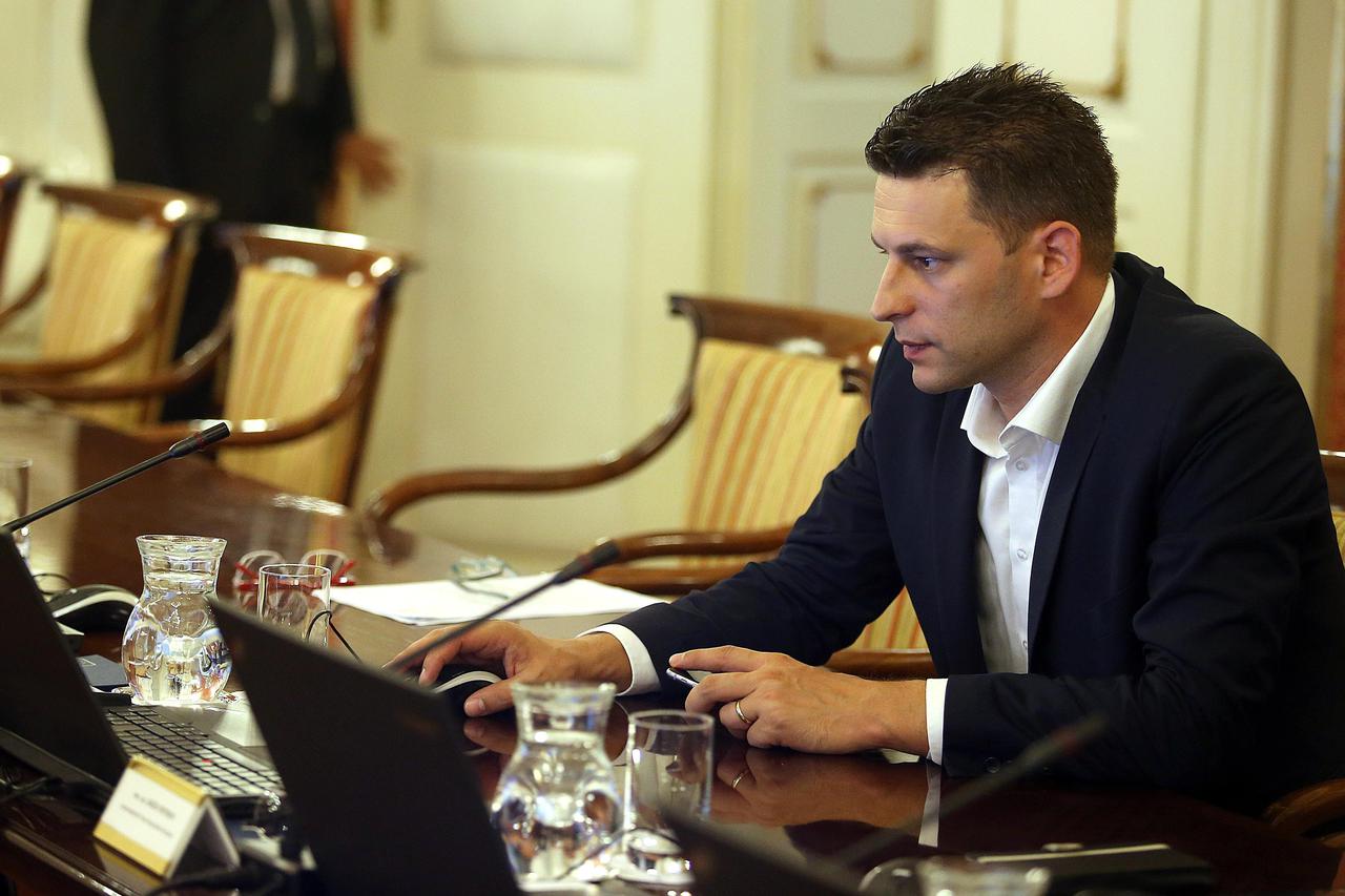 Vlada Tihomir Orešković