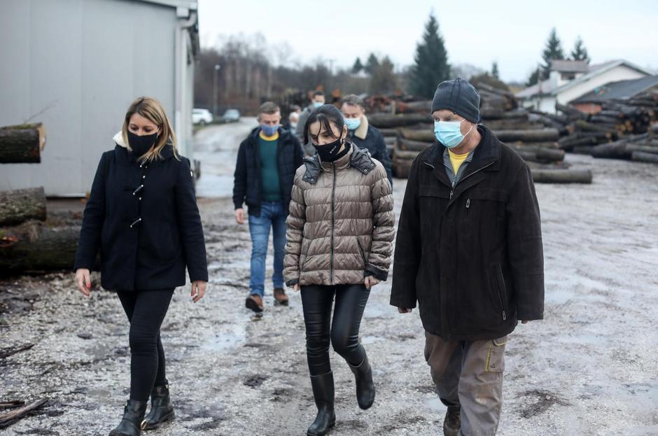 Mala Gorica: Ministrica Marija Vučković obišla tvornicu parketa