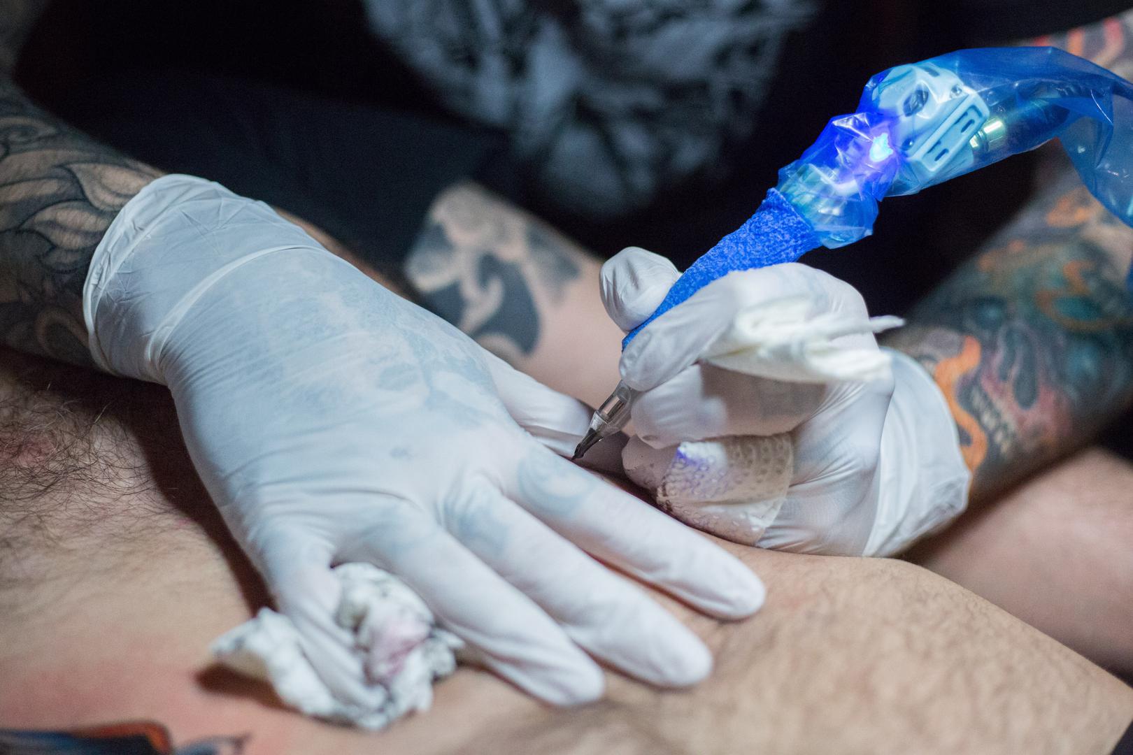 Tetovaže više nisu što su nekoć bile, postale su globalni pomodni trend kojem ne odolijevaju ni policajci