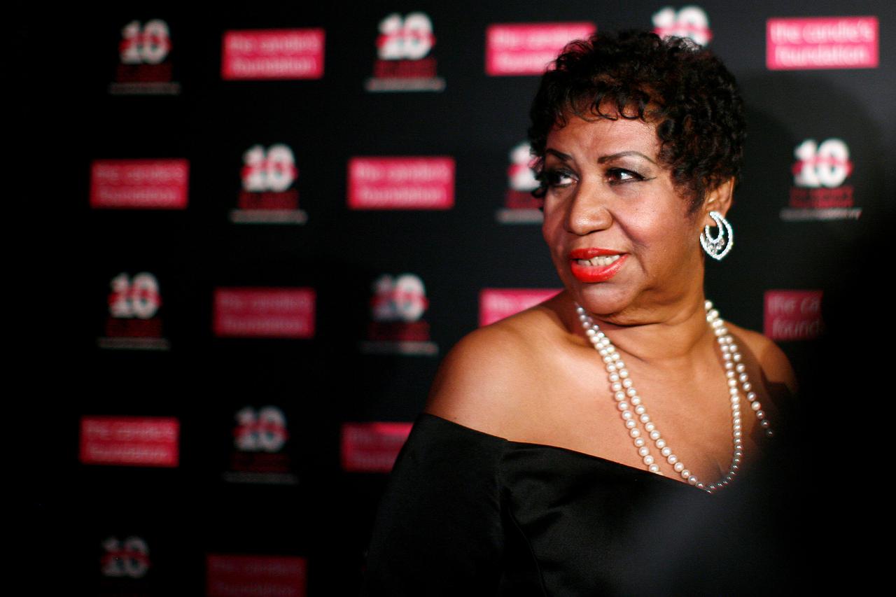 Ariana Grande i biskup Charles H. Ellis III