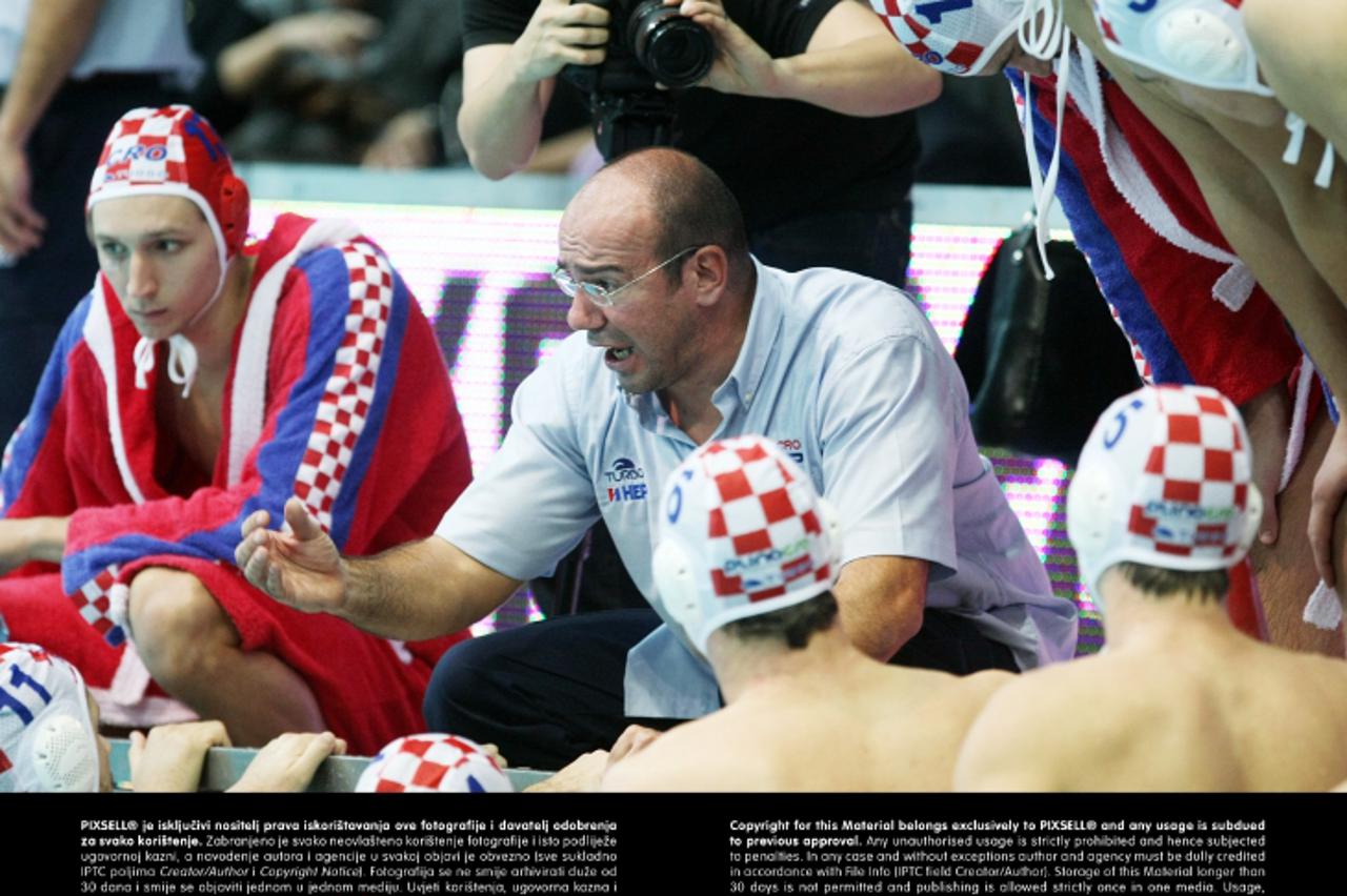 '31.10.2012., Zagreb - Bazen na Mladosti, Hrvatska - Crna Gora, utakmica prvog kola Fina Svjetske lige.  Ivica Tucak.  Photo: Goran Jakus/PIXSELL'